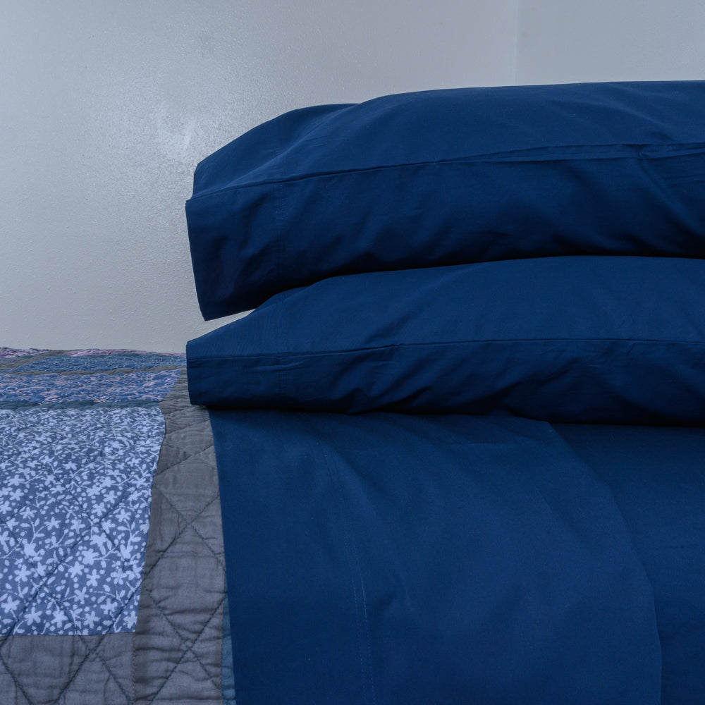300-thread-count-percale-sheet-set-navy-pillowcases