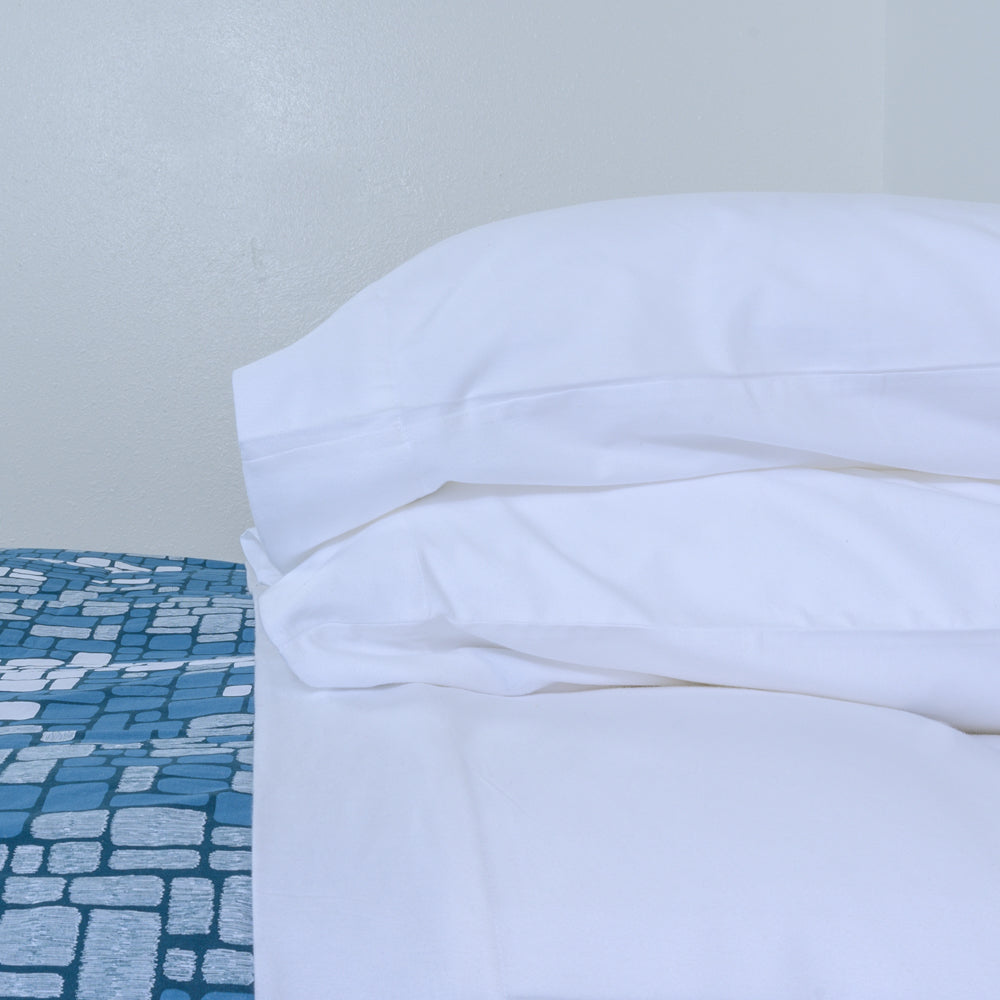 Velvet Flannel Sheet Set - White Pillowcases