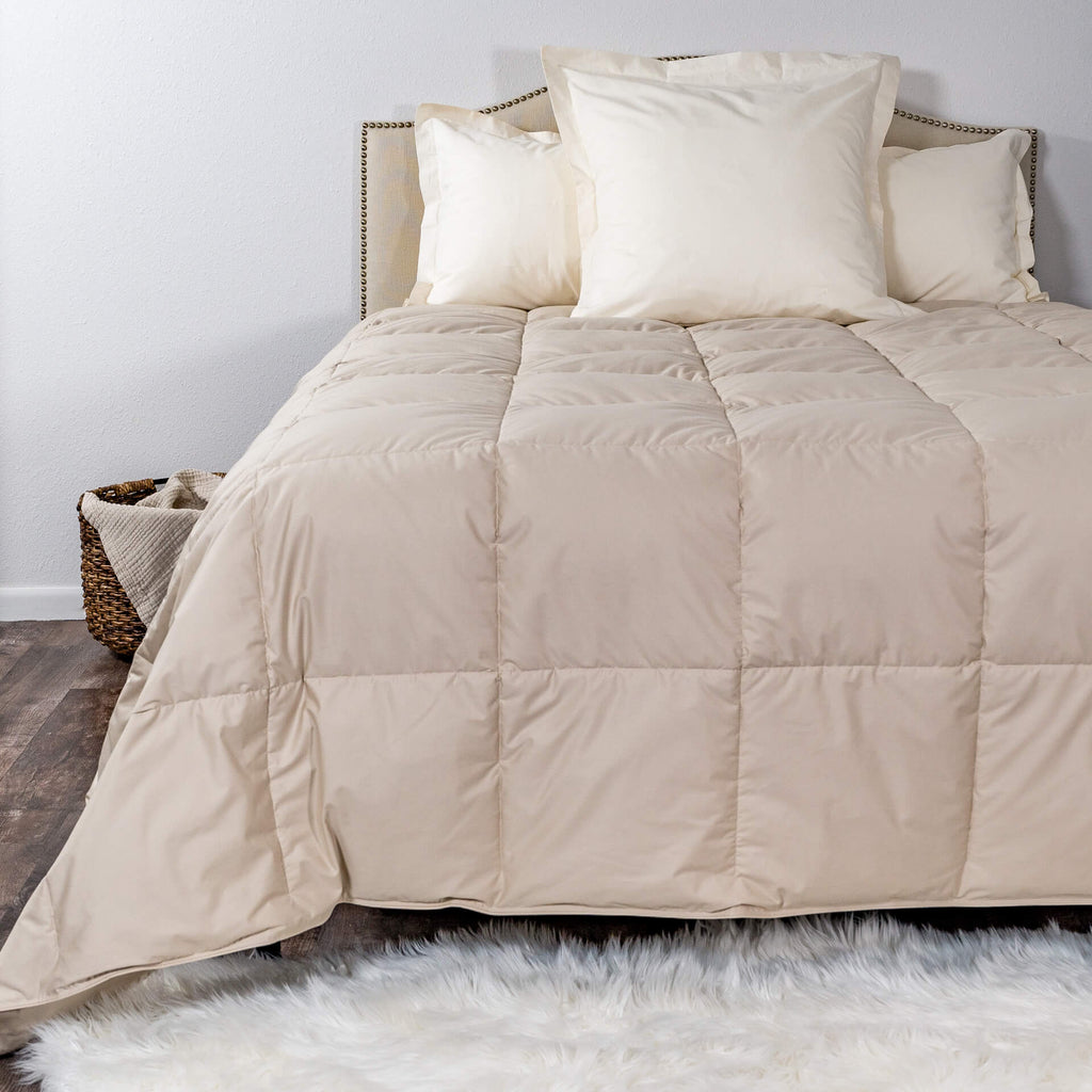 Light Warmth Elite Down Comforter - Ameridown 