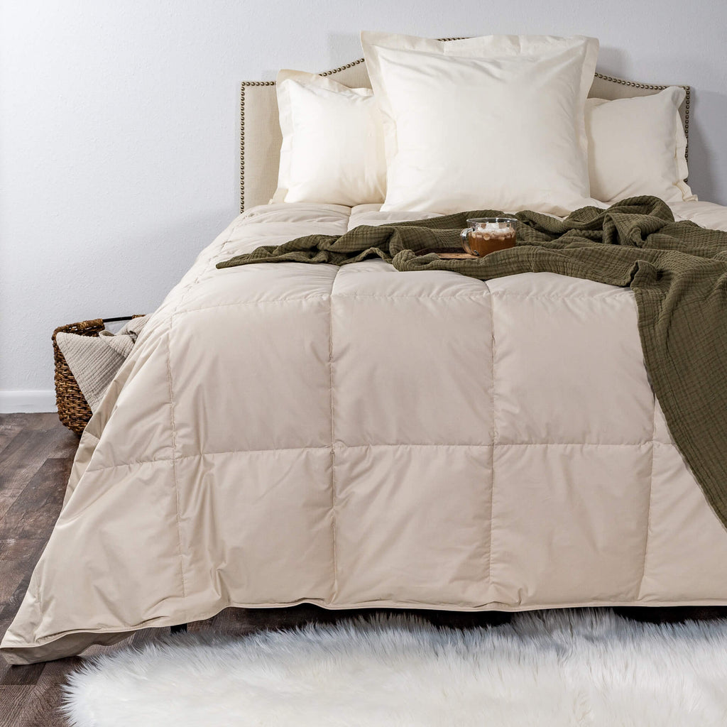 Medium Warmth Elite Down Comforter - Ameridown 