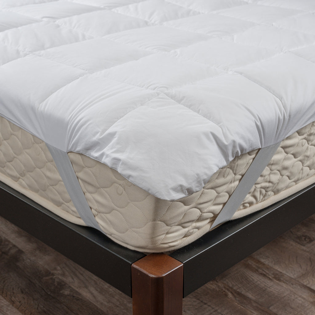 Deluxe Down Alternative Mattress Topper Corner Image